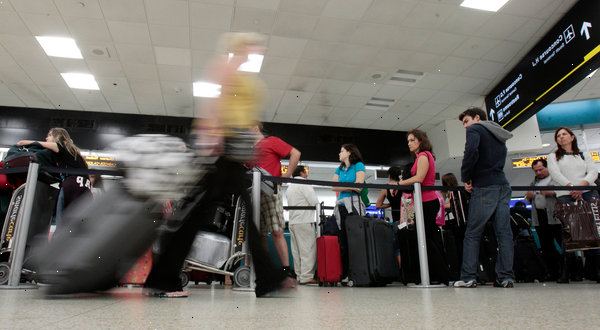 Sådan undgår flyselskab bagage gebyrer. Forstå de regler og betingelser, der gælder for din billet og dit flyselskab.