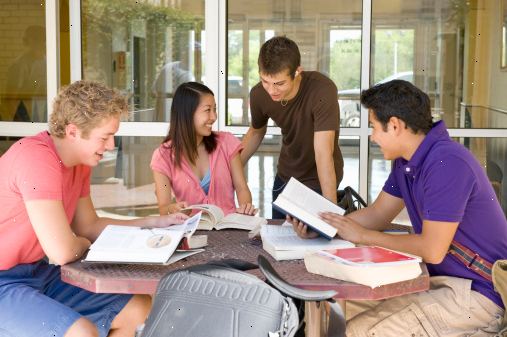 Hvordan man kan udvikle gode studievaner til college. Gennemgå lektionsplan før klassen.